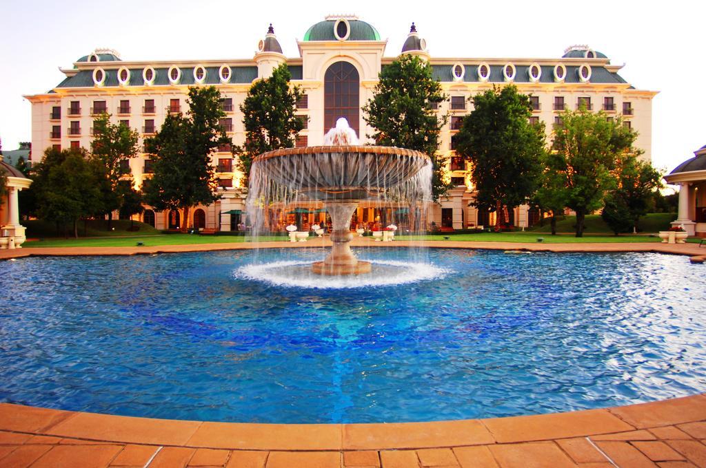 Готель Peermont D'Oreale Grande At Emperors Palace Кемптон-Парк Екстер'єр фото